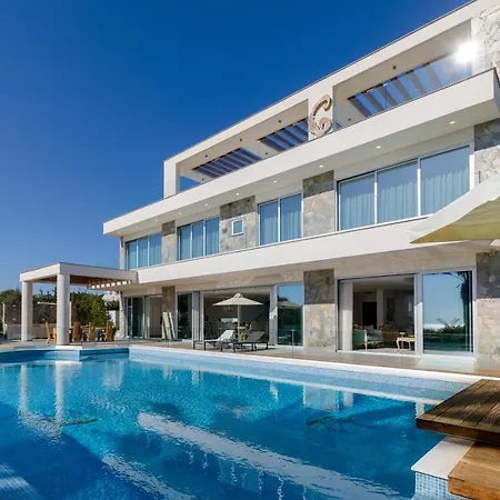 Palace Of Mediterranean Beachfront וילה