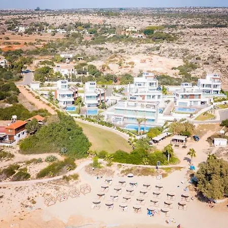 Palace Of Mediterranean Beachfront וילה