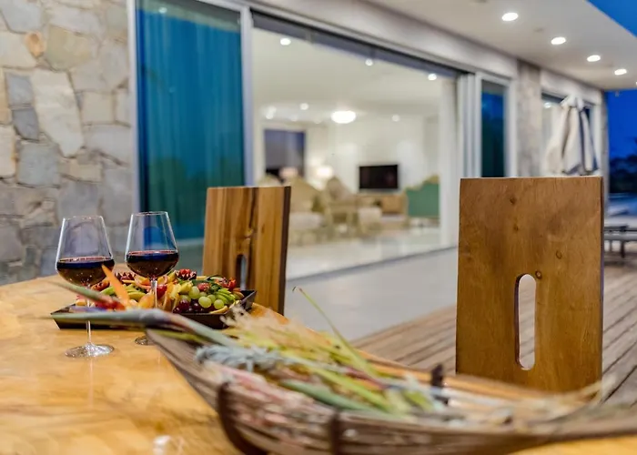 Villa Palace Of Mediterranean Beachfront