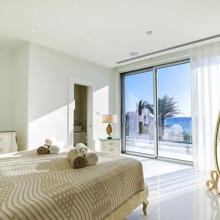 Willa Palace Of Mediterranean Beachfront *