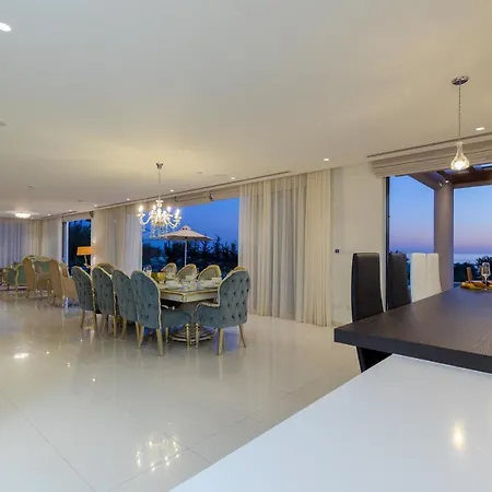 Willa Palace Of Mediterranean Beachfront *