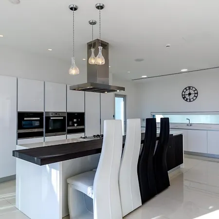 Palace Of Mediterranean Beachfront Ajia Napa