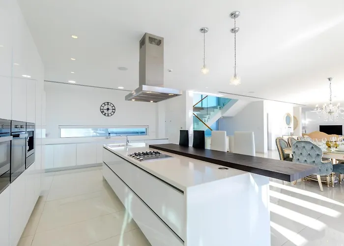 Palace Of Mediterranean Beachfront Vila