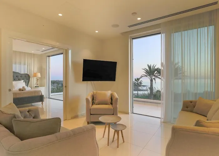 Palace Of Mediterranean Beachfront Vila